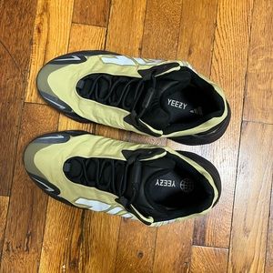 Yeezy Boost 700